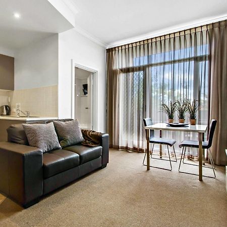 Adelaide Dress Circle Apartments - Ward Street Екстериор снимка
