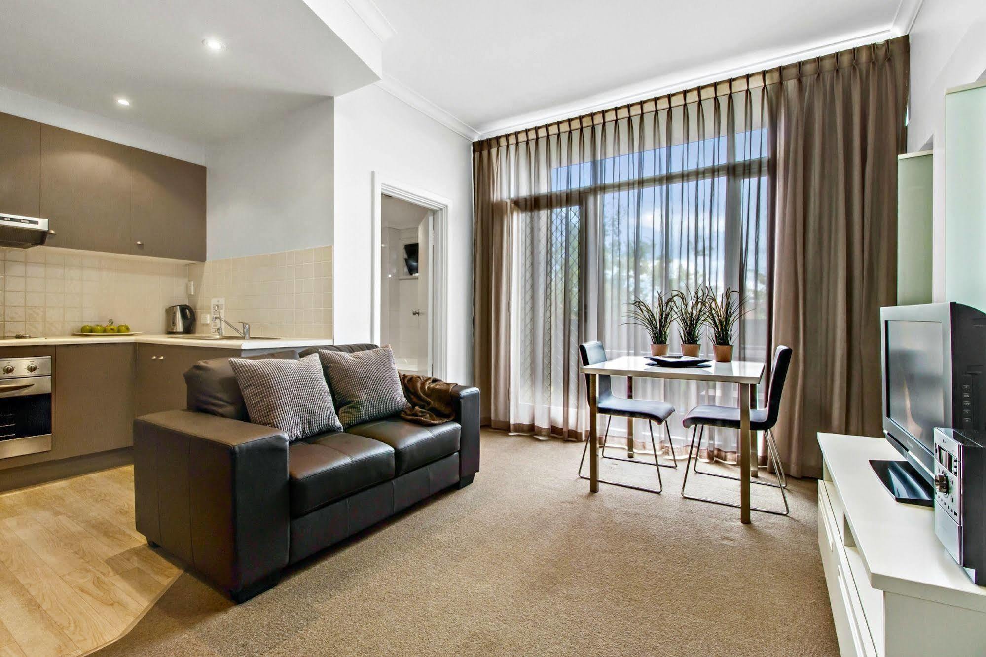 Adelaide Dress Circle Apartments - Ward Street Екстериор снимка