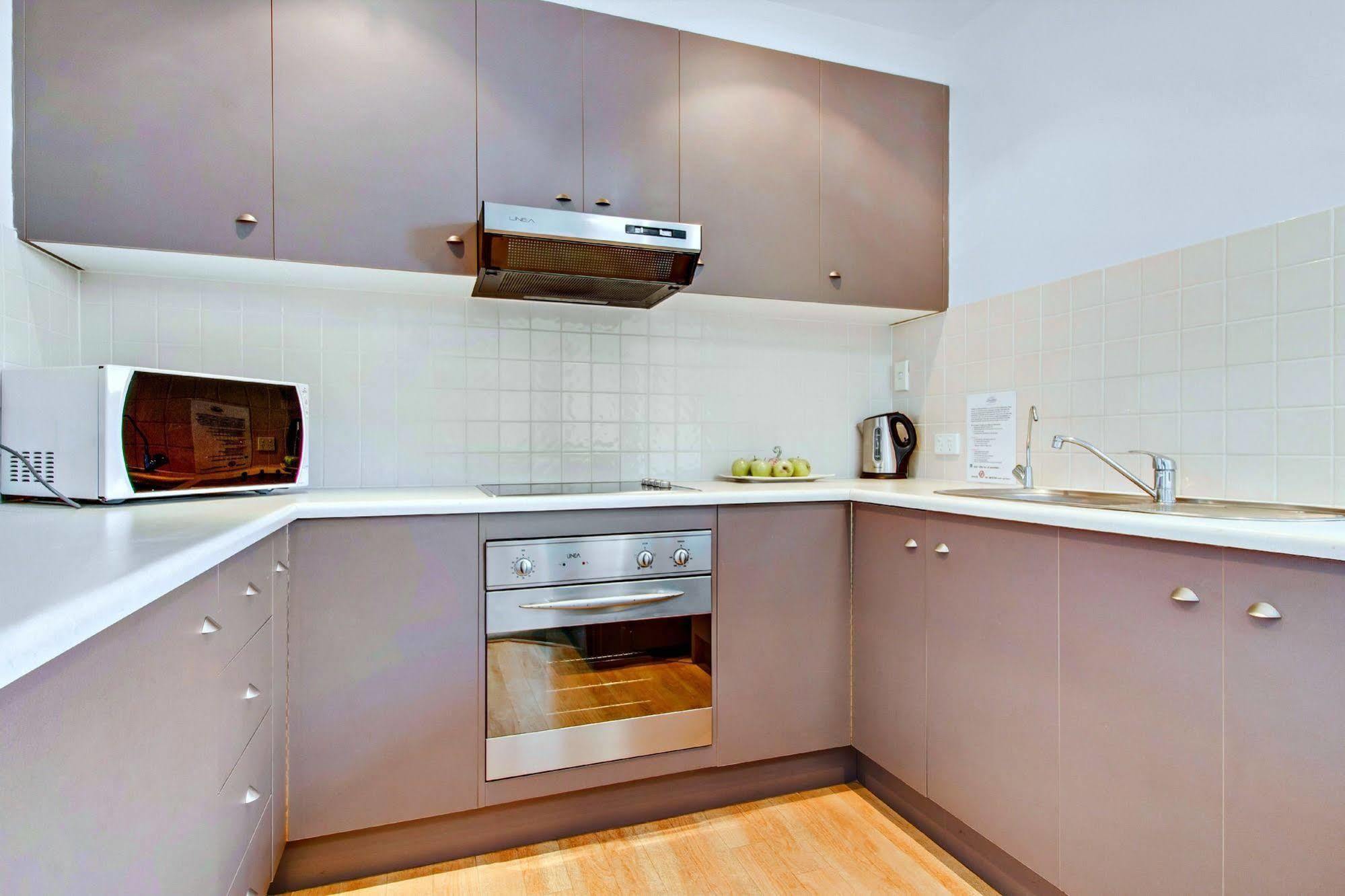 Adelaide Dress Circle Apartments - Ward Street Екстериор снимка