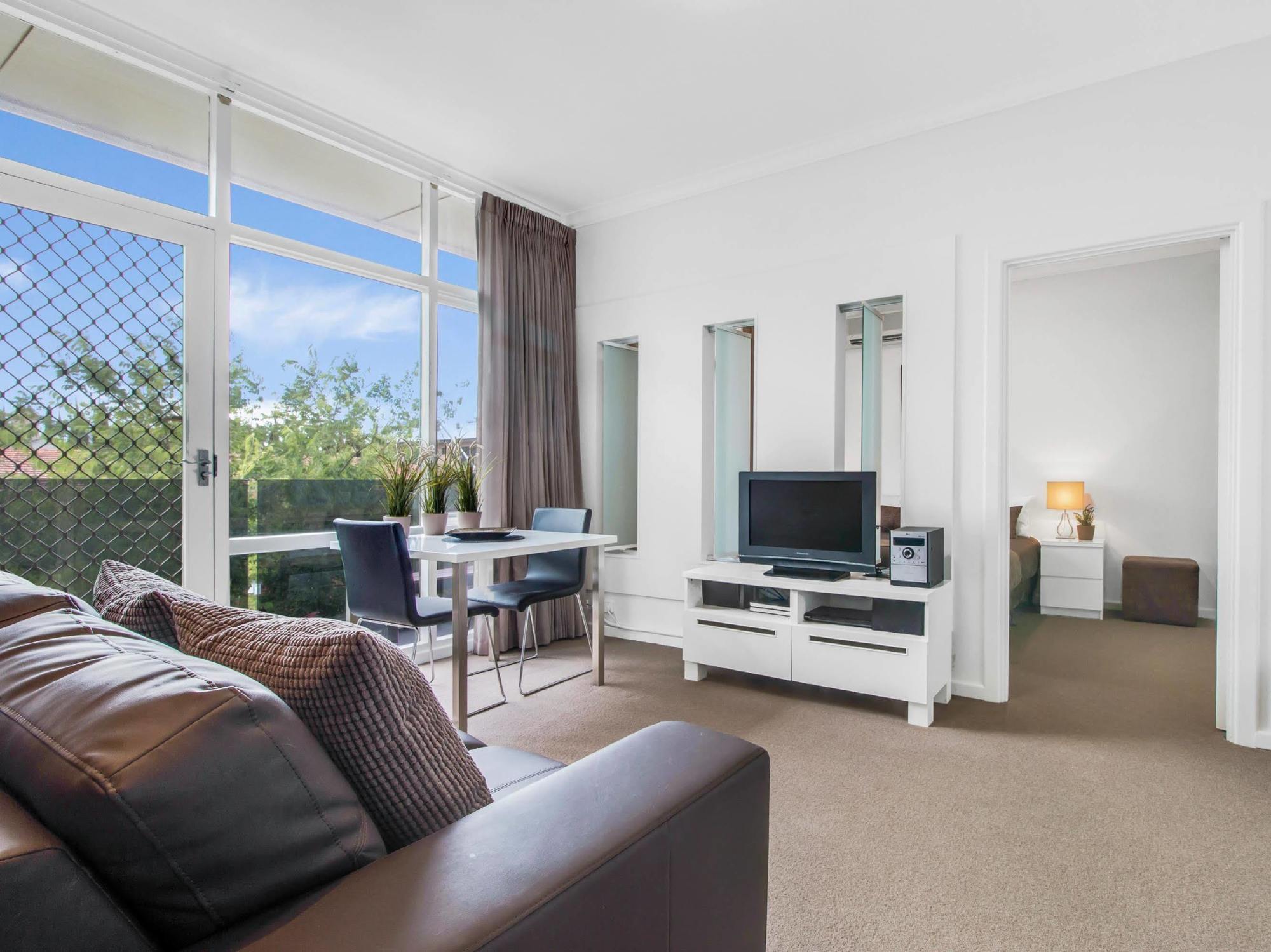 Adelaide Dress Circle Apartments - Ward Street Екстериор снимка